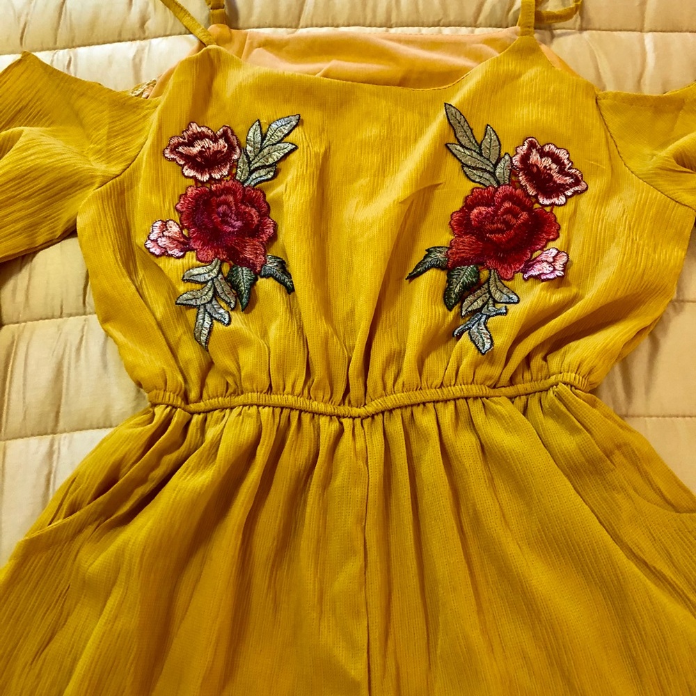 Beautiful jumpsuit - Picture 2 of 3